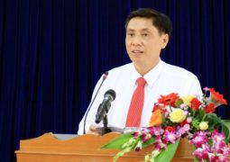 KHANH HOA – PROMOTING ECONOMIC RESTRUCTURING SCHEME IN ASSOCIATION WITH GROWTH MODEL RENEWAL