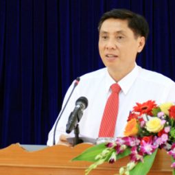 KHANH HOA – PROMOTING ECONOMIC RESTRUCTURING SCHEME IN ASSOCIATION WITH GROWTH MODEL RENEWAL