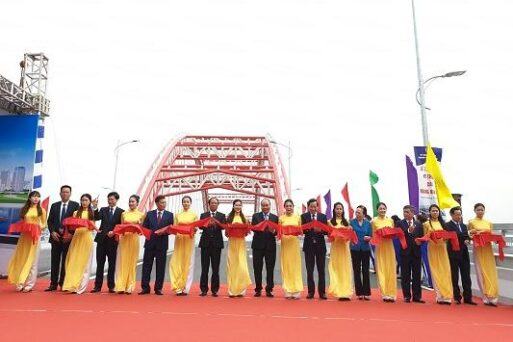 Thủ tướng Chính phủ dự Lễ thông xe kỹ thuật cầu Hoàng Văn Thụ