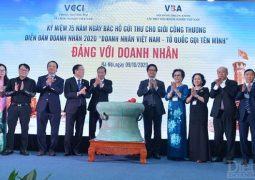 Diễn đàn Doanh nhân 2020: “Doanh nhân Việt Nam – Tổ quốc gọi tên mình”