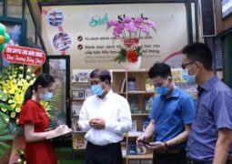 Sbooks phối hợp Hội xuất bản Việt Nam và Đường Sách thành phố Hồ Chính Minh Khai trương khu trưng bày tủ sách gia đình và danh mục sách cho học sinh