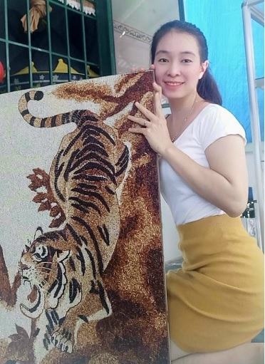 Nguyễn Thị Tuyết Phượng: Khởi nghiệp bằng nghề làm tranh gạo