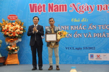 Khoảnh khắc ấn tượng: Việt Nam an ổn và phát triển