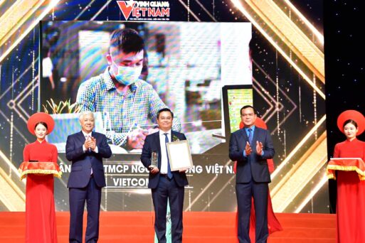 Vietcombank là một trong 5 tập thể được vinh danh tại Lễ trao giải Vinh quang Việt Nam lần thứ 18, năm 2023