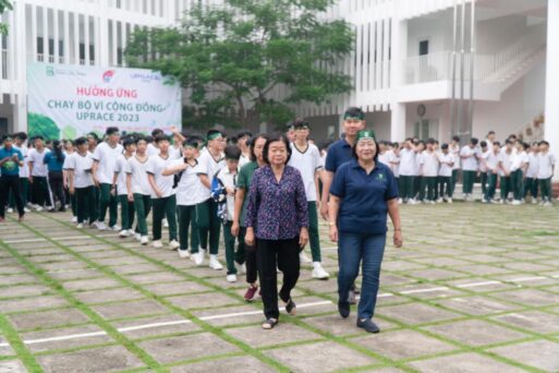 Trường TH-THCS-THPT Phan Chu Trinh “chạy bộ vì cộng đồng” gây quỹ học bổng Vừ A Dính