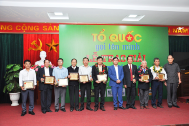 Trung tâm Văn hoá Trí tuệ Việt: Trao giải Cuộc thi thơ “Tổ quốc gọi tên mình” lần 2