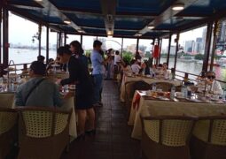 Trải nghiệm du ngoạn ngắm hoàng hôn trên sông Sài Gòn